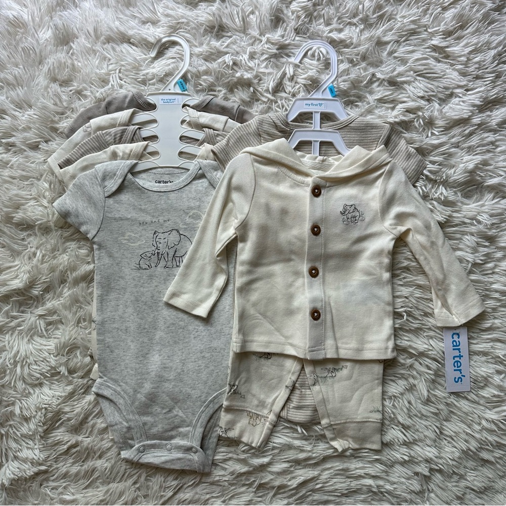 Carter's Outfit/Bodysuits Bundle New With Tags Size 6 Months